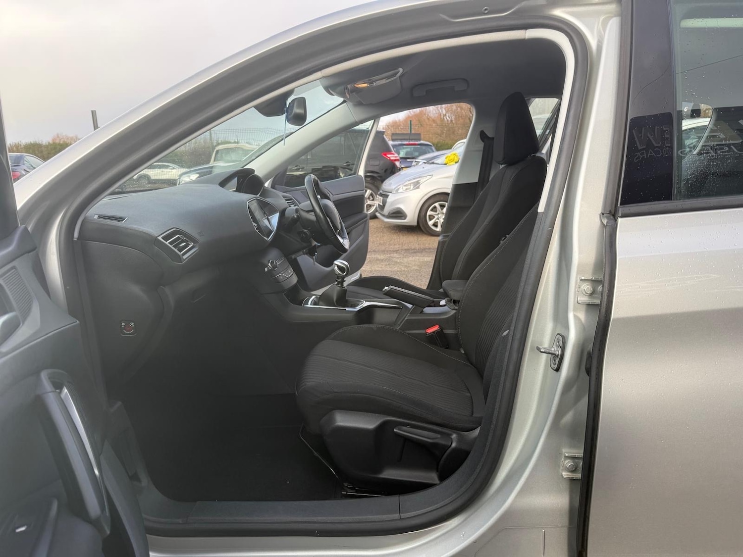 Used Peugeot 308 2016 for sale - 76757463: Photo 18