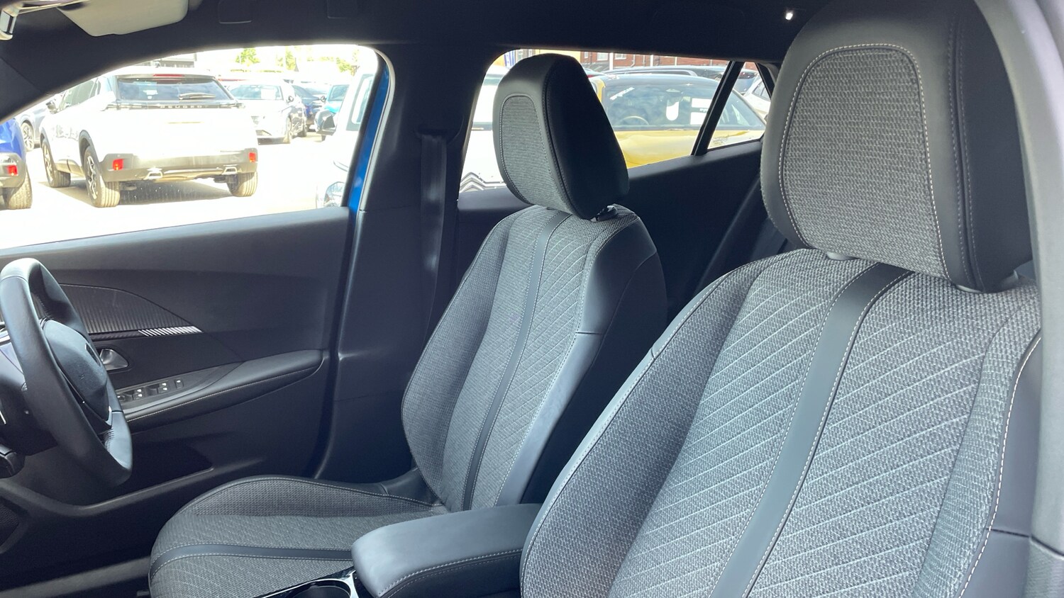 Used Peugeot 2008 2023 for sale - 76003077: Photo 22