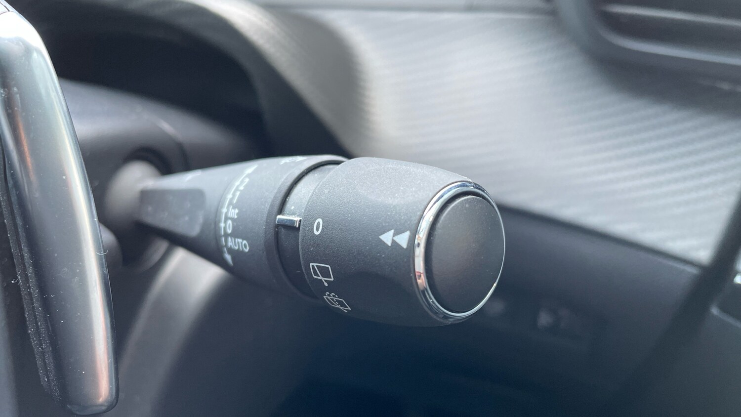Used Peugeot 2008 2023 for sale - 76003077: Photo 28