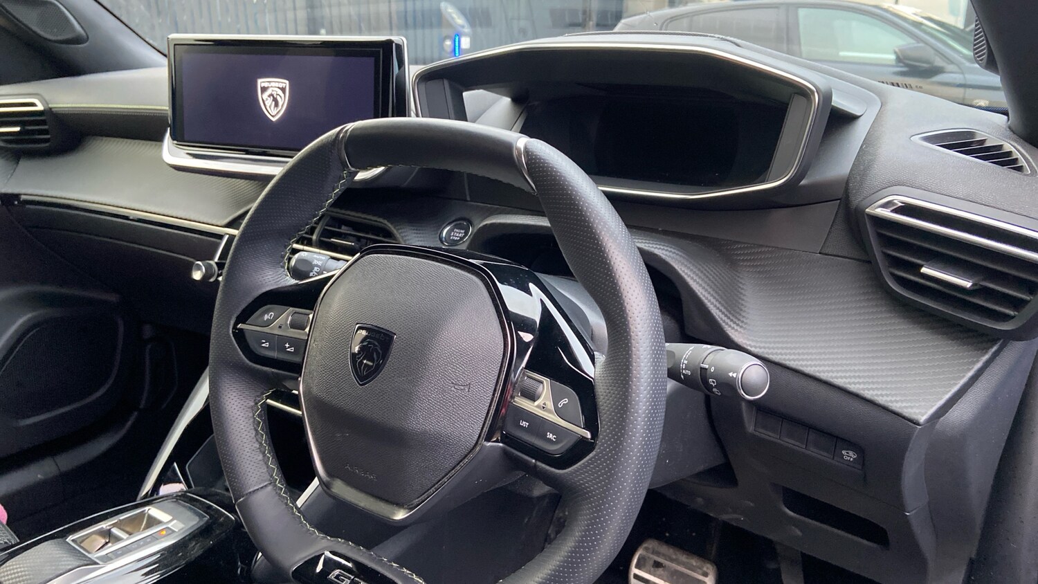 Used Peugeot 2008 2024 for sale - 76716081: Photo 12