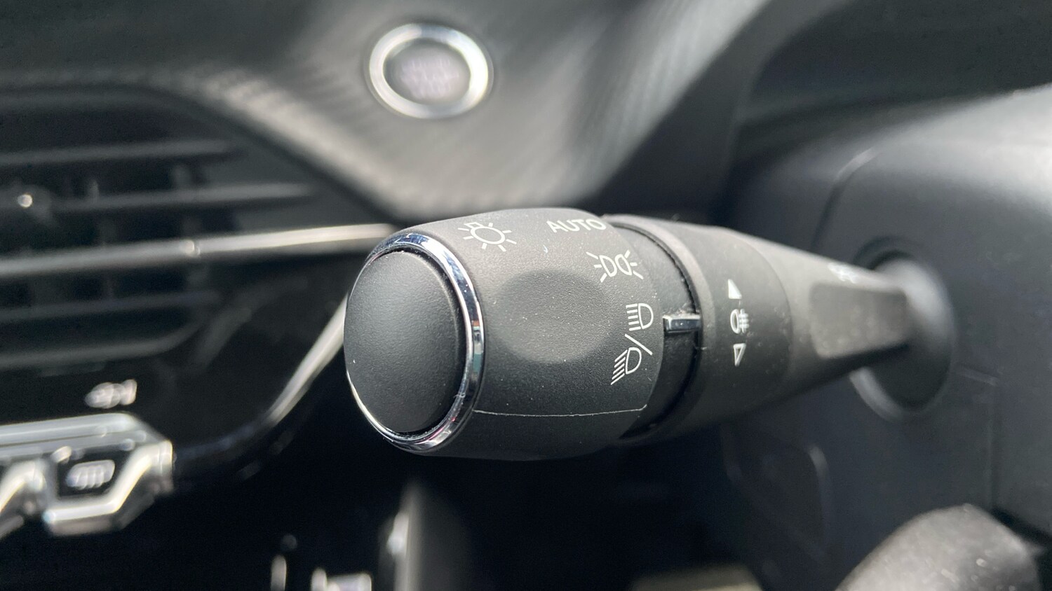 Used Peugeot 2008 2024 for sale - 76716081: Photo 28