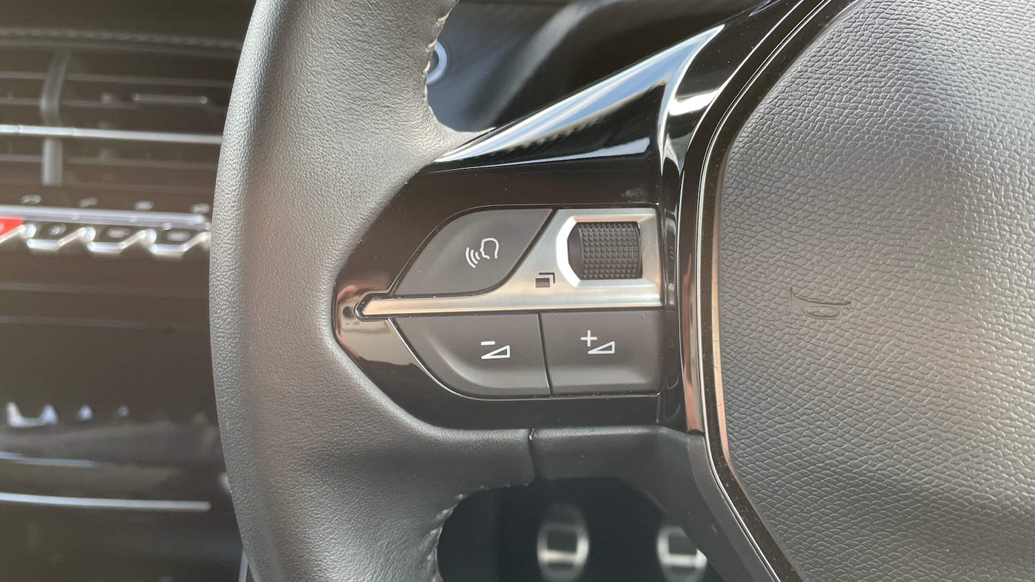 Used Peugeot 2008 2022 for sale - 76350383: Photo 23