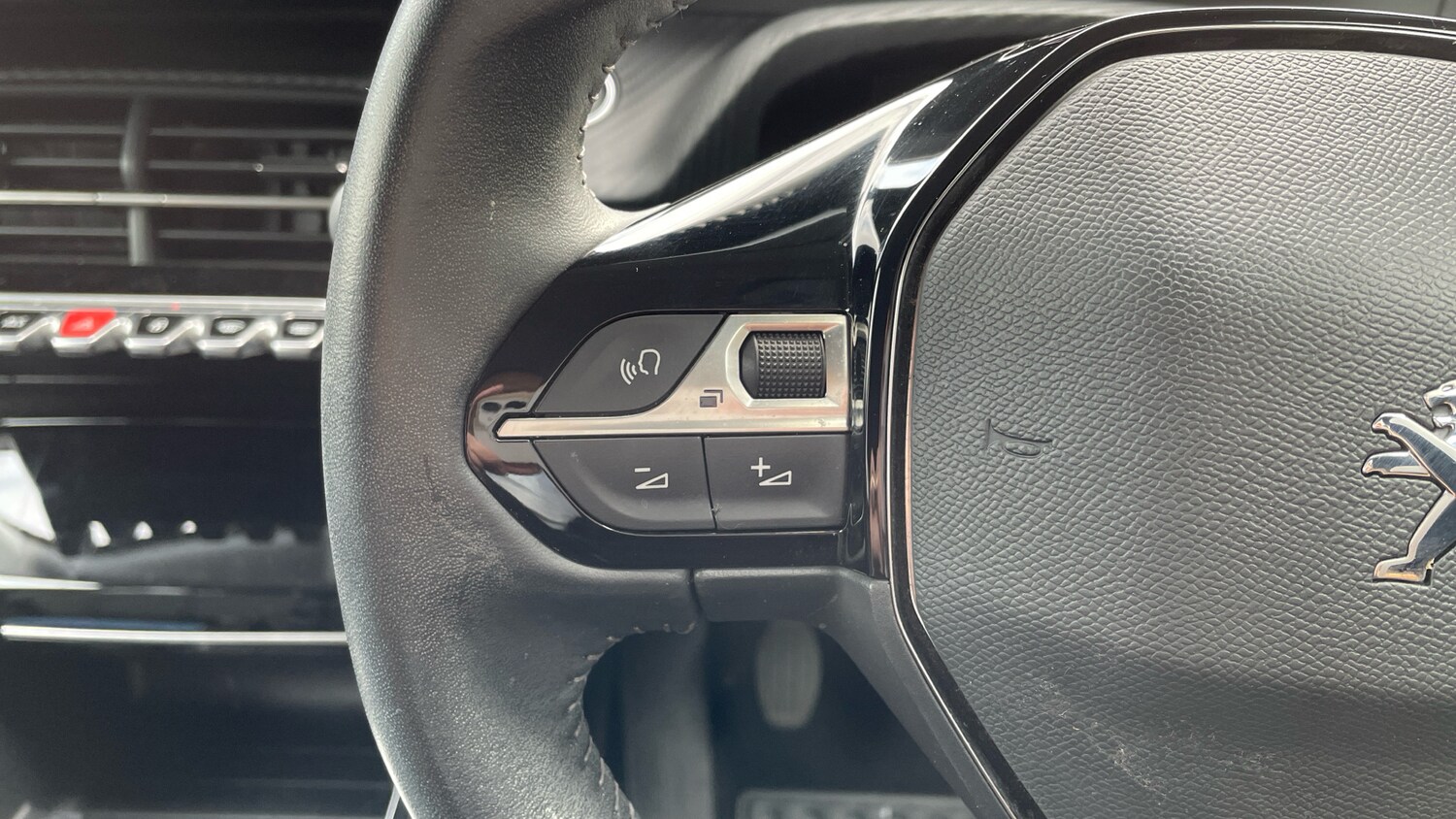Used Peugeot 2008 2022 for sale - 76285192: Photo 23
