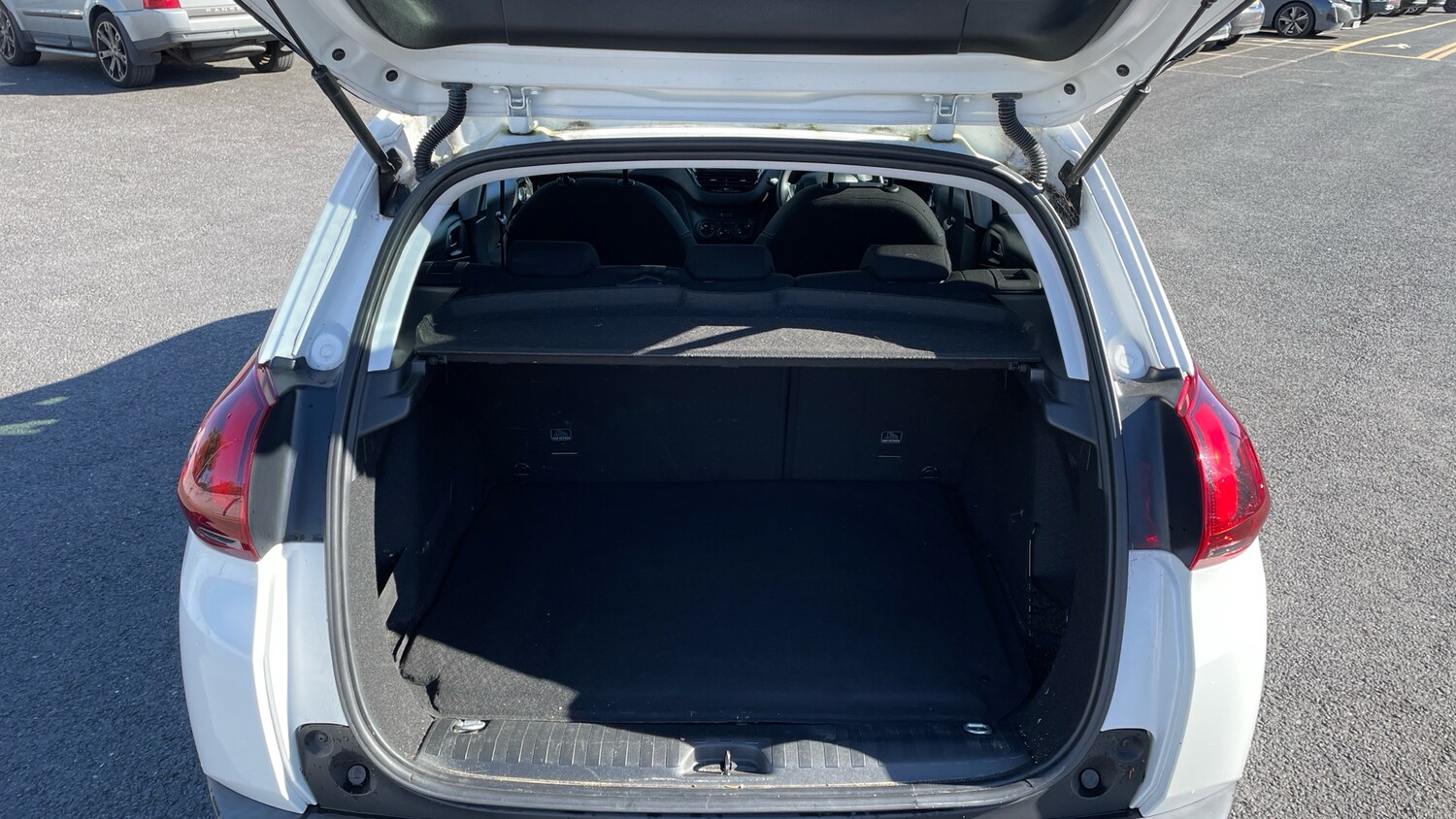 Used Peugeot 2008 2019 for sale - 76003045: Photo 19