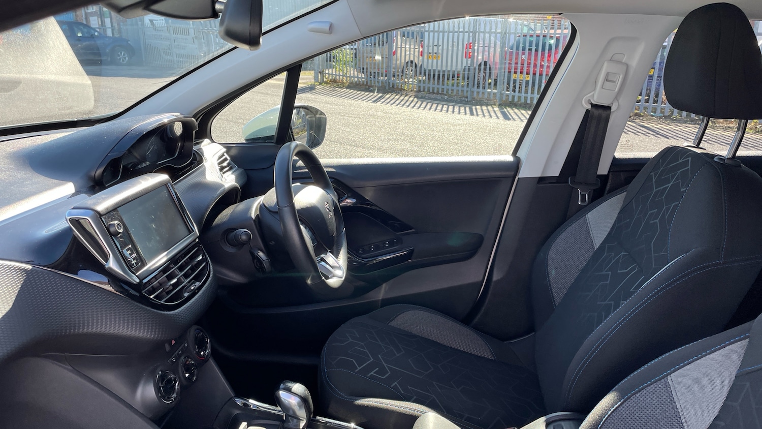 Used Peugeot 2008 2019 for sale - 76003045: Photo 21