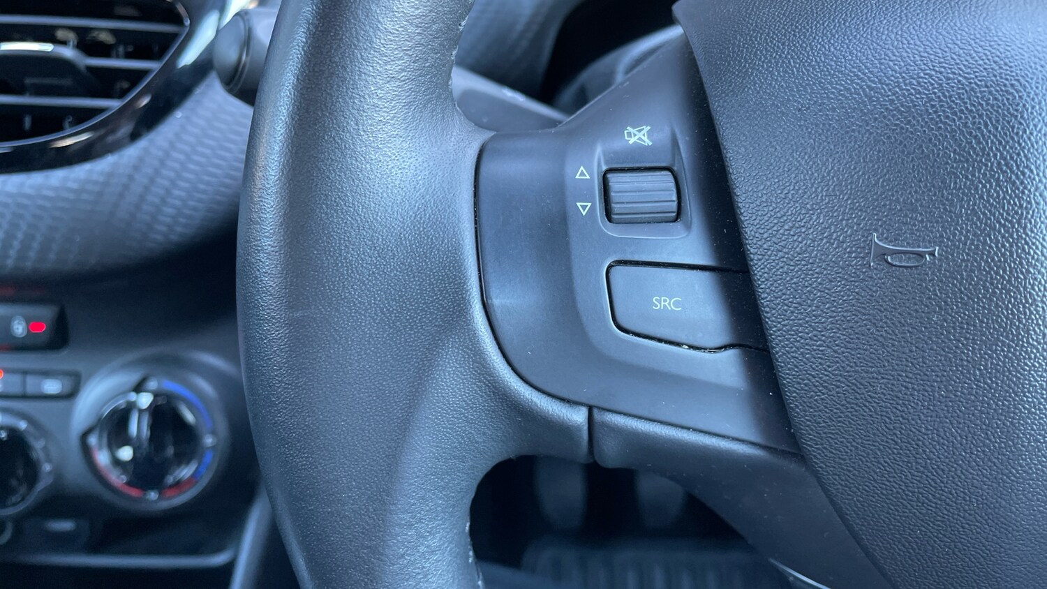 Used Peugeot 2008 2019 for sale - 76003045: Photo 23