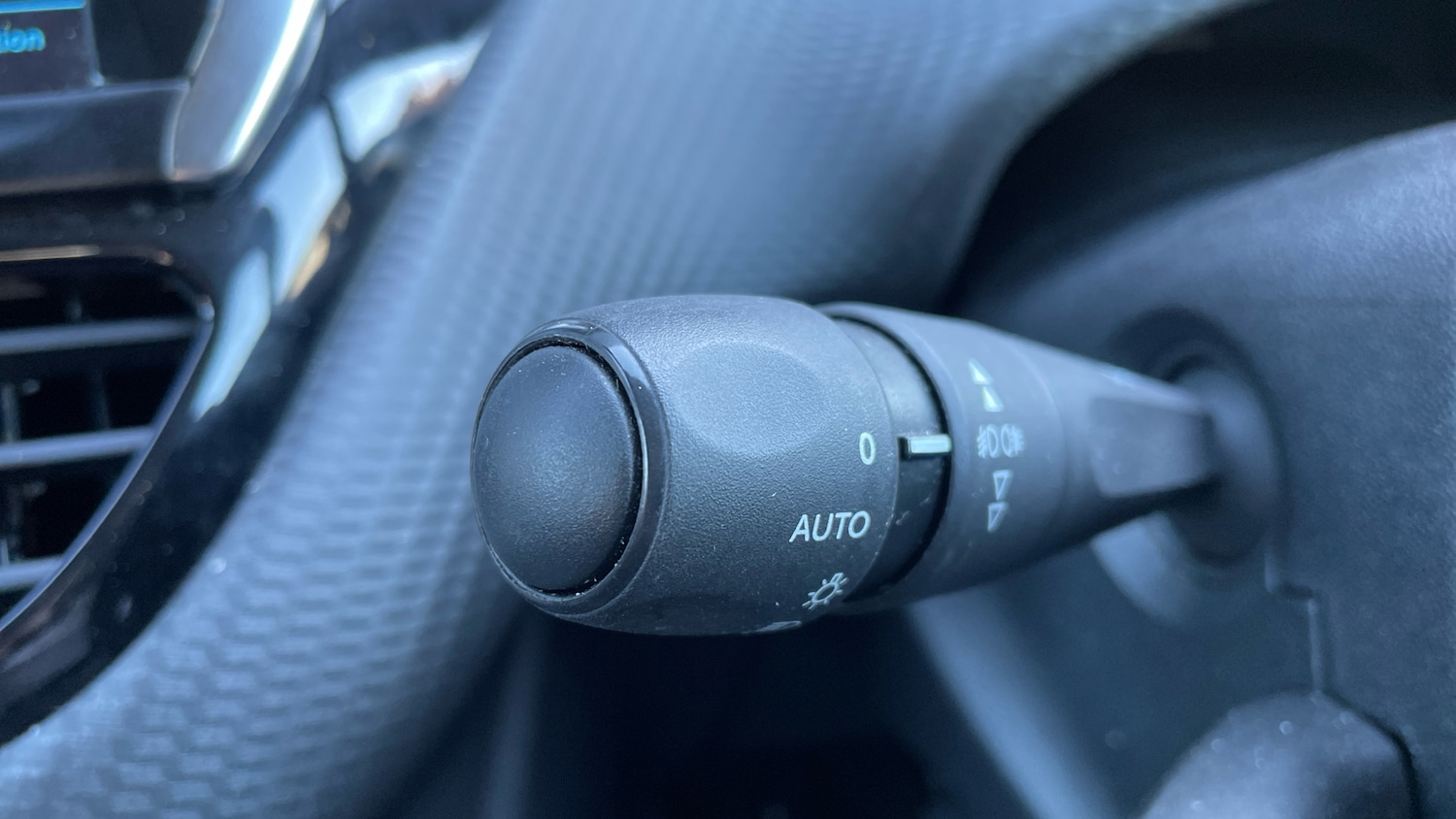 Used Peugeot 2008 2019 for sale - 76003045: Photo 27
