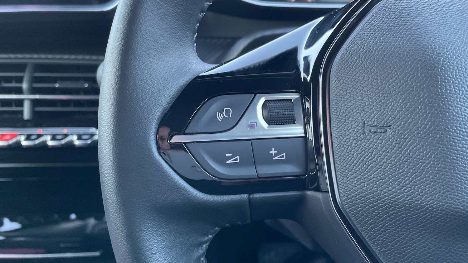 Used Peugeot 2008 2021 for sale - 77132429: Photo 24