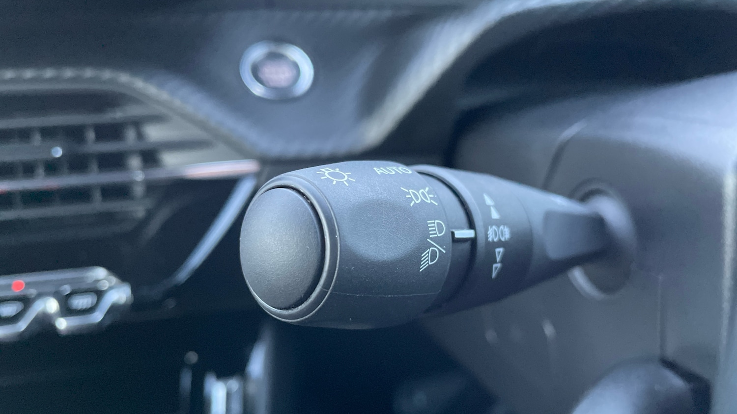 Used Peugeot 2008 2021 for sale - 77132429: Photo 28