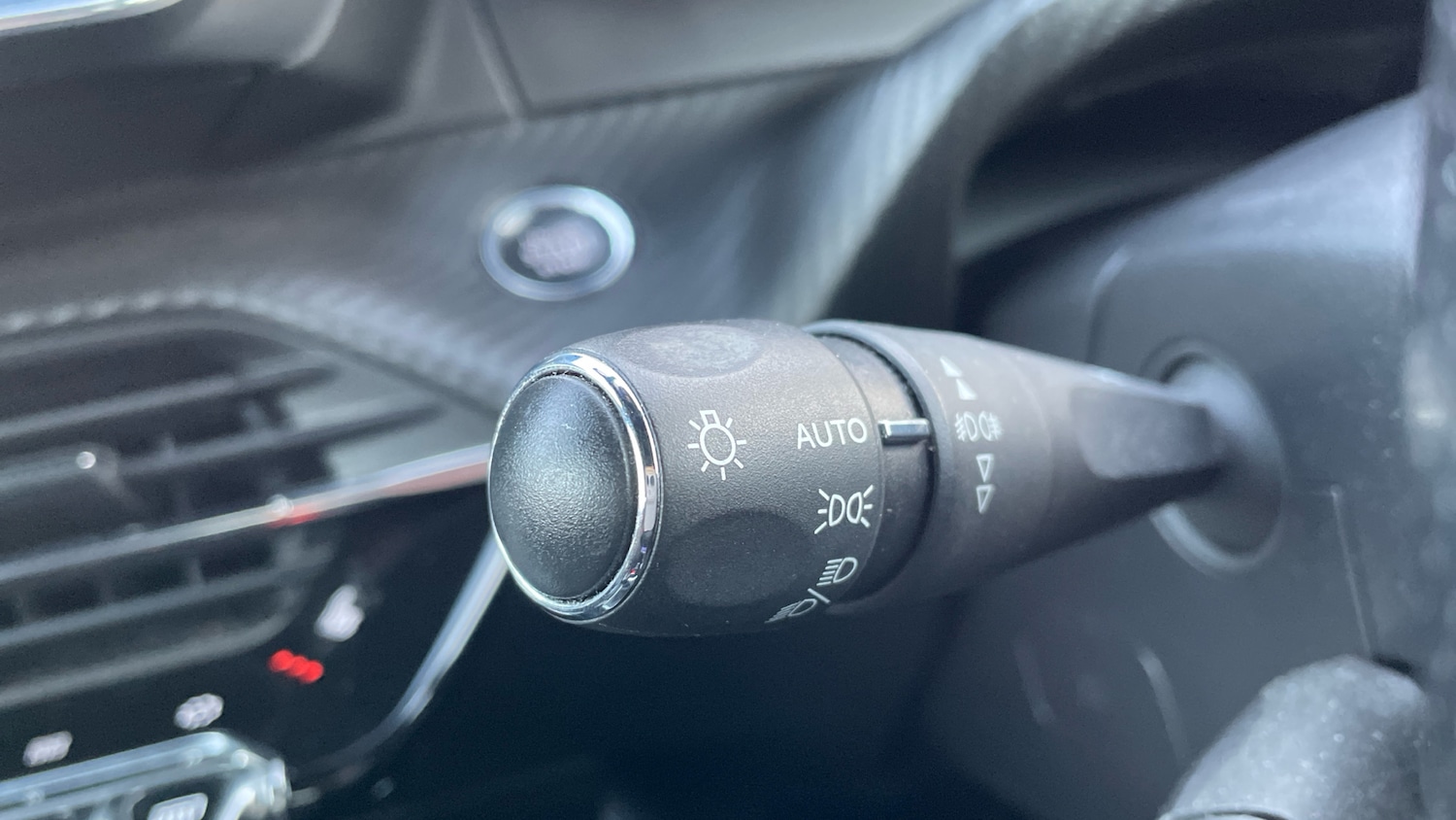 Used Peugeot 2008 2020 for sale - 76621427: Photo 27