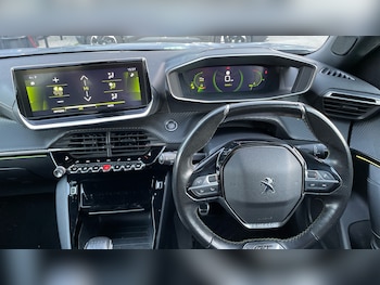 Used Peugeot 2008 2020 for sale - 76621427: Photo