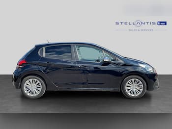 Used Peugeot 208 2019 for sale - 79622901: Photo