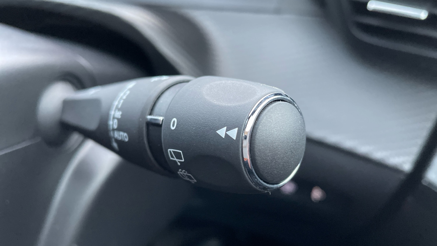 Used Peugeot 2008 2024 for sale - 77075228: Photo 29