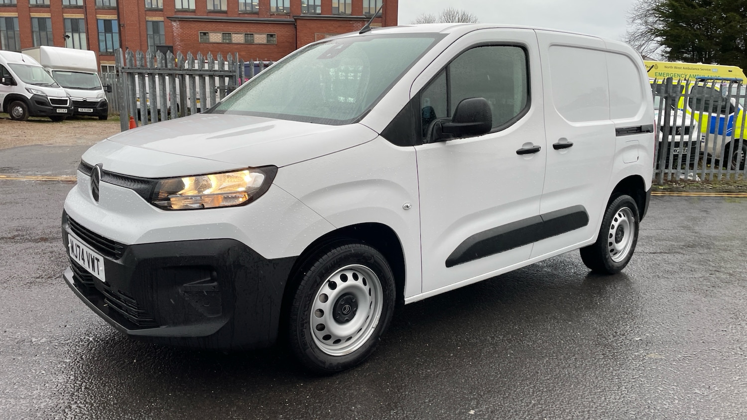 Used Citroen Berlingo 2024 for sale - 76803238: Photo 44