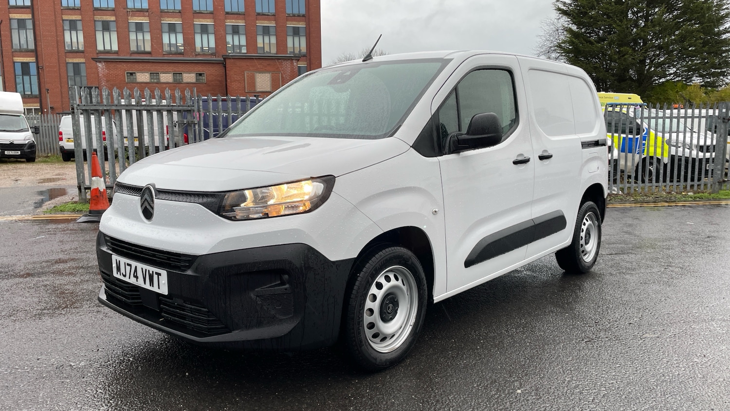 Used Citroen Berlingo 2024 for sale - 76803238: Photo 48