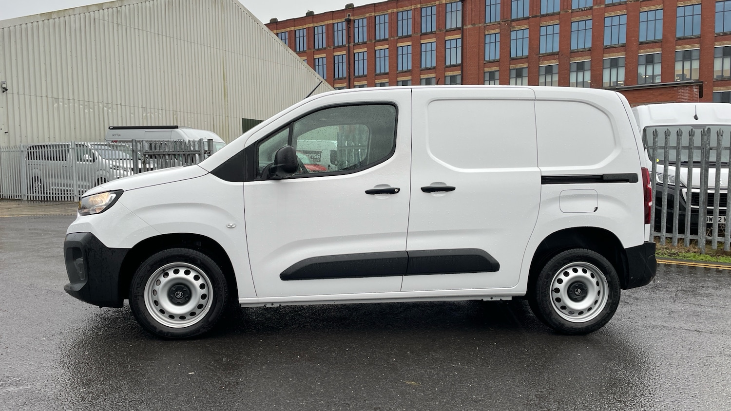 Used Citroen Berlingo 2024 for sale - 76803238: Photo 6