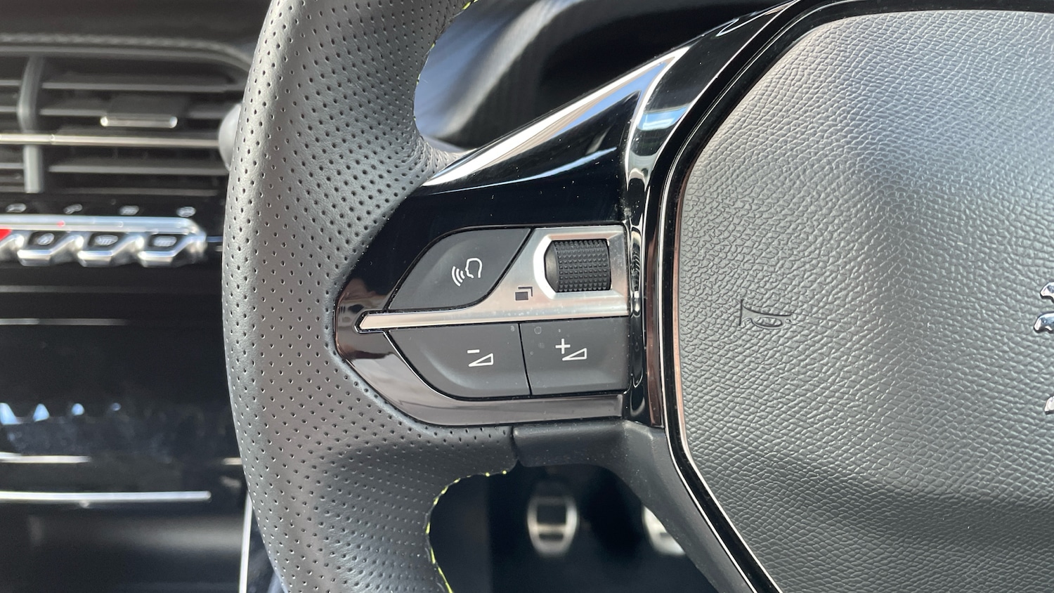 Used Peugeot 2008 2022 for sale - 76073684: Photo 23