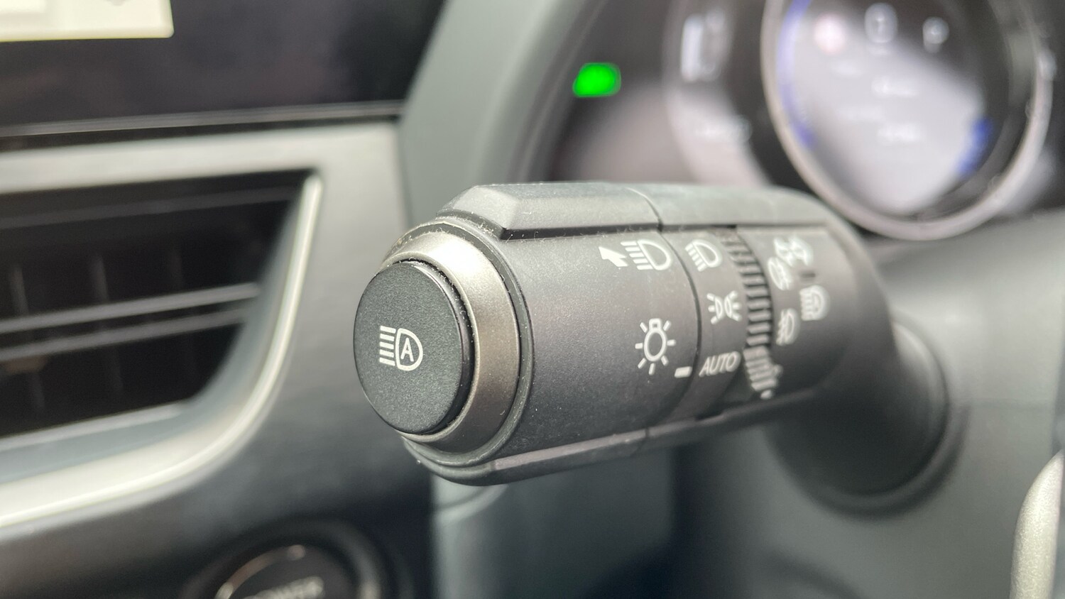 Used Lexus UX 2023 for sale - 76285197: Photo 27