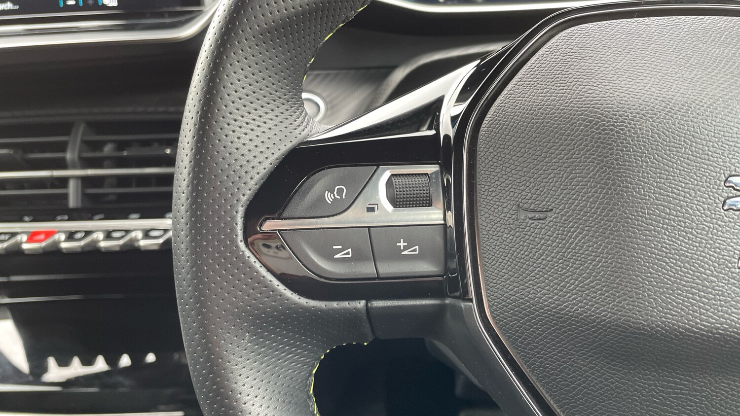 Used Peugeot 2008 2023 for sale - 75992284: Photo 23