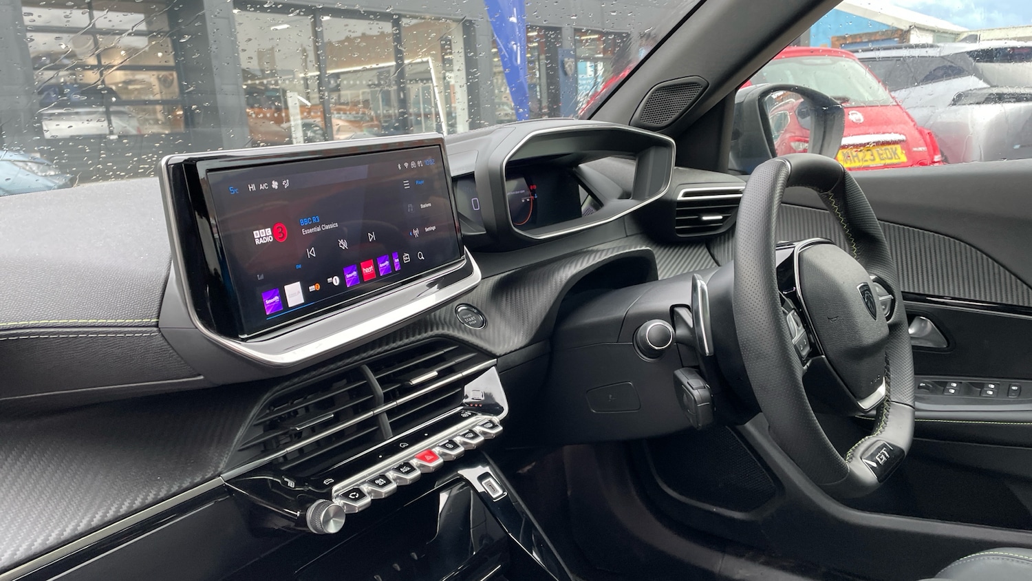 Used Peugeot 2008 2024 for sale - 76621419: Photo 12