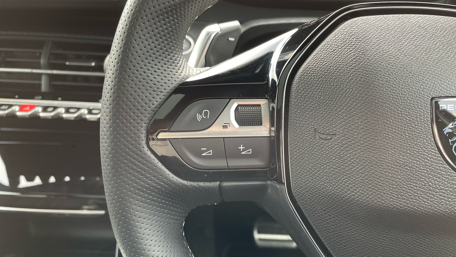 Used Peugeot 2008 2024 for sale - 76621419: Photo 23