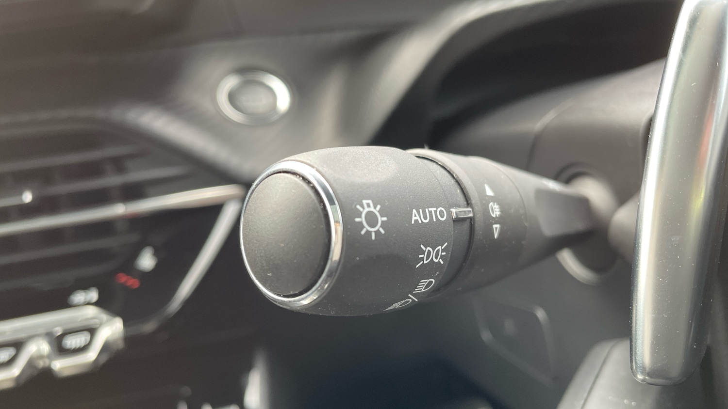 Used Peugeot 2008 2024 for sale - 76621419: Photo 27