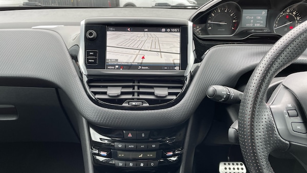 Used Peugeot 208 2018 for sale - 76139387: Photo 10