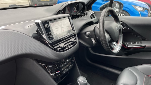 Used Peugeot 208 2018 for sale - 76139387: Photo 12