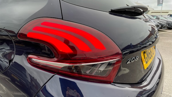Used Peugeot 208 2018 for sale - 76139387: Photo 26
