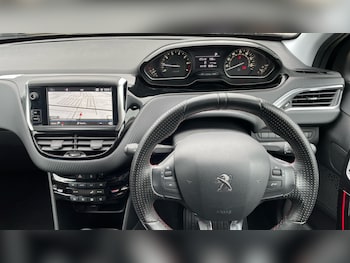Used Peugeot 208 2018 for sale - 76139387: Photo