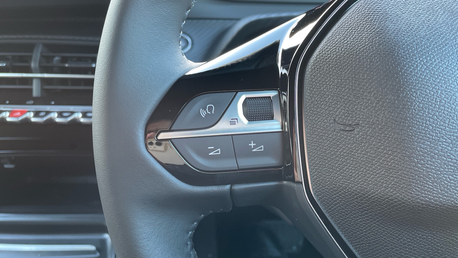 Used Peugeot 2008 2025 for sale - 76900049: Photo 23