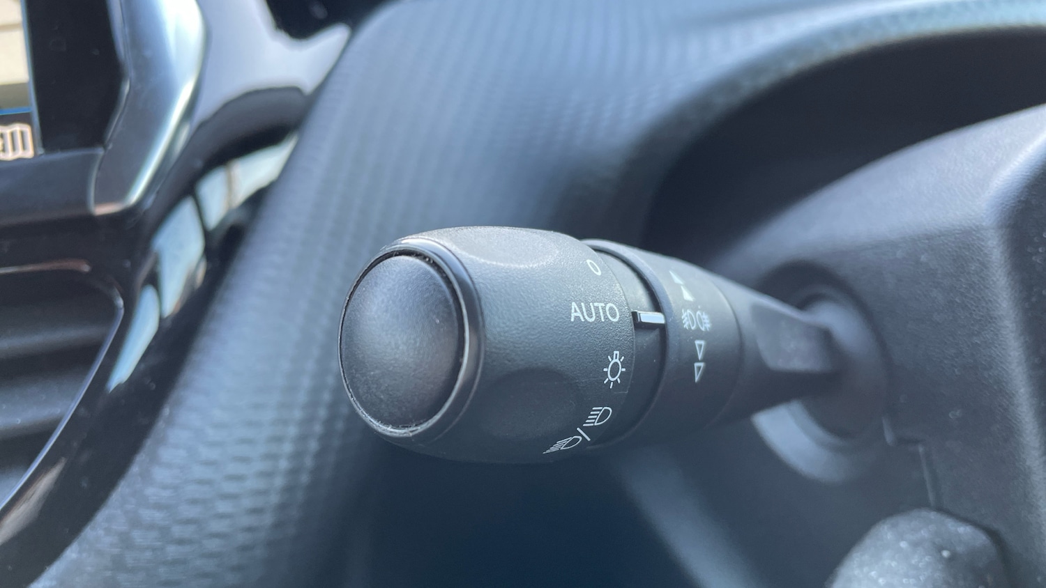 Used Peugeot 208 2019 for sale - 76977338: Photo 27