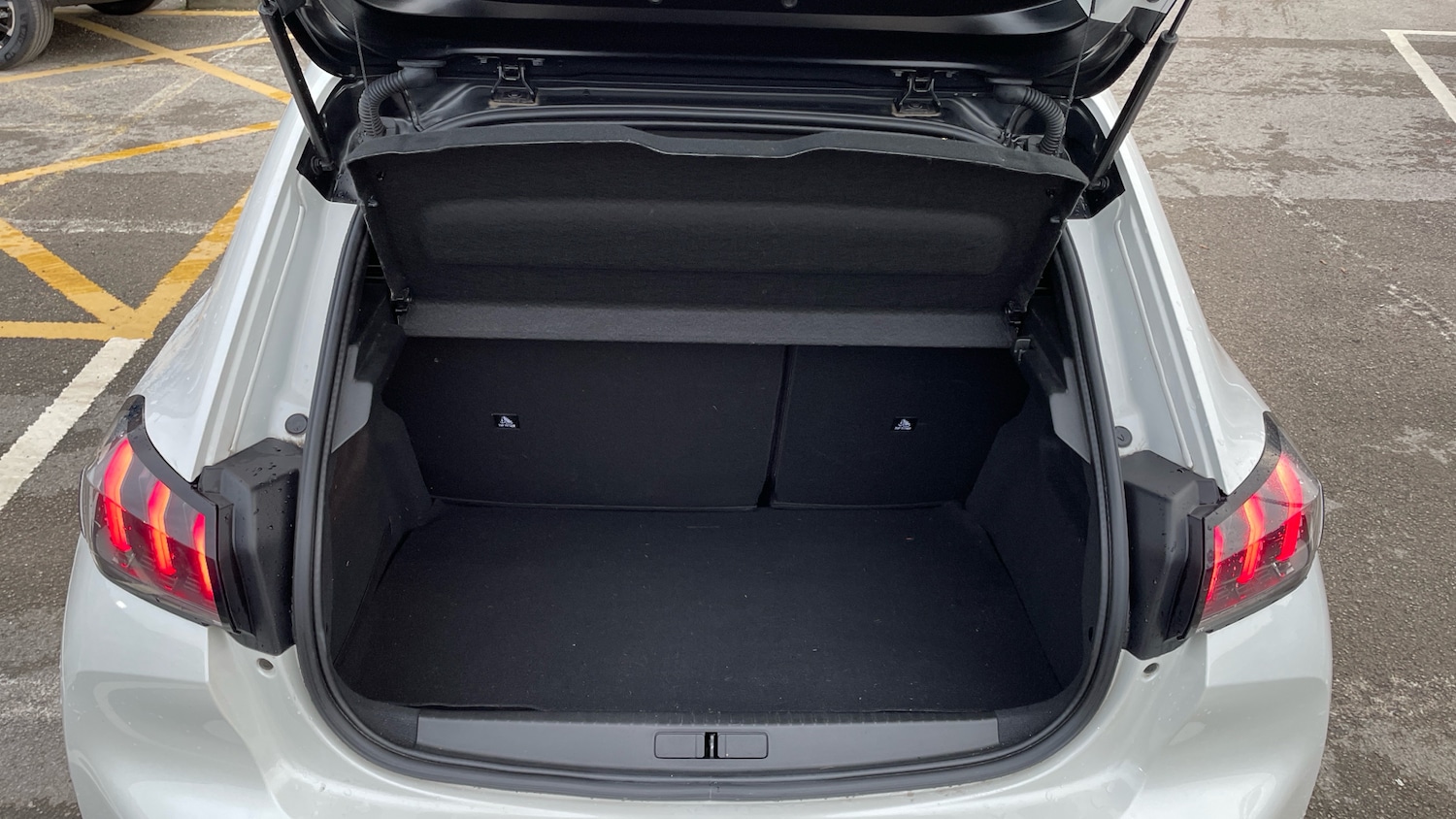 Used Peugeot 208 2022 for sale - 76372201: Photo 19