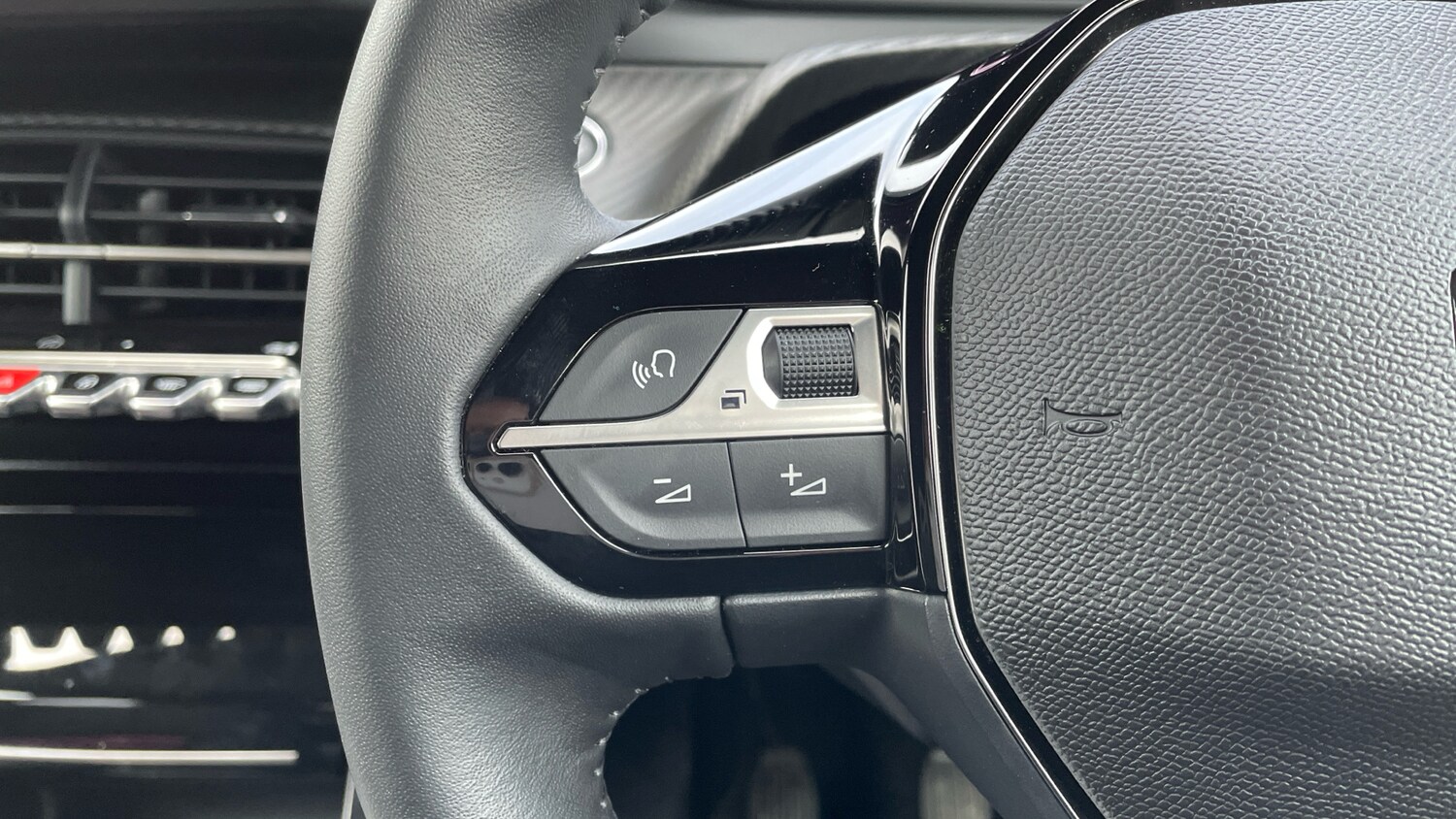 Used Peugeot 2008 2024 for sale - 77359764: Photo 23