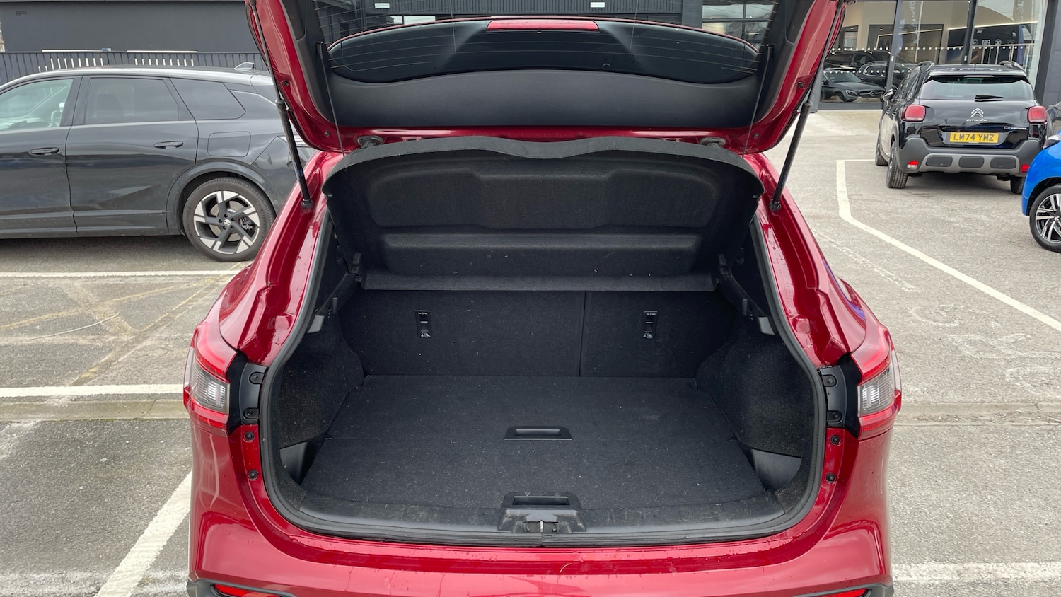 Used Nissan Qashqai 2018 for sale - 76216472: Photo 19