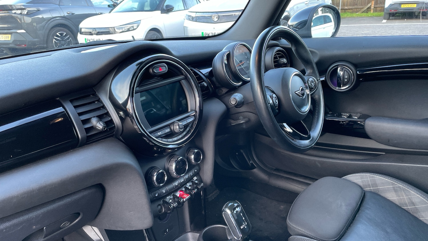 Used MINI Convertible 2018 for sale - 76744060: Photo 13