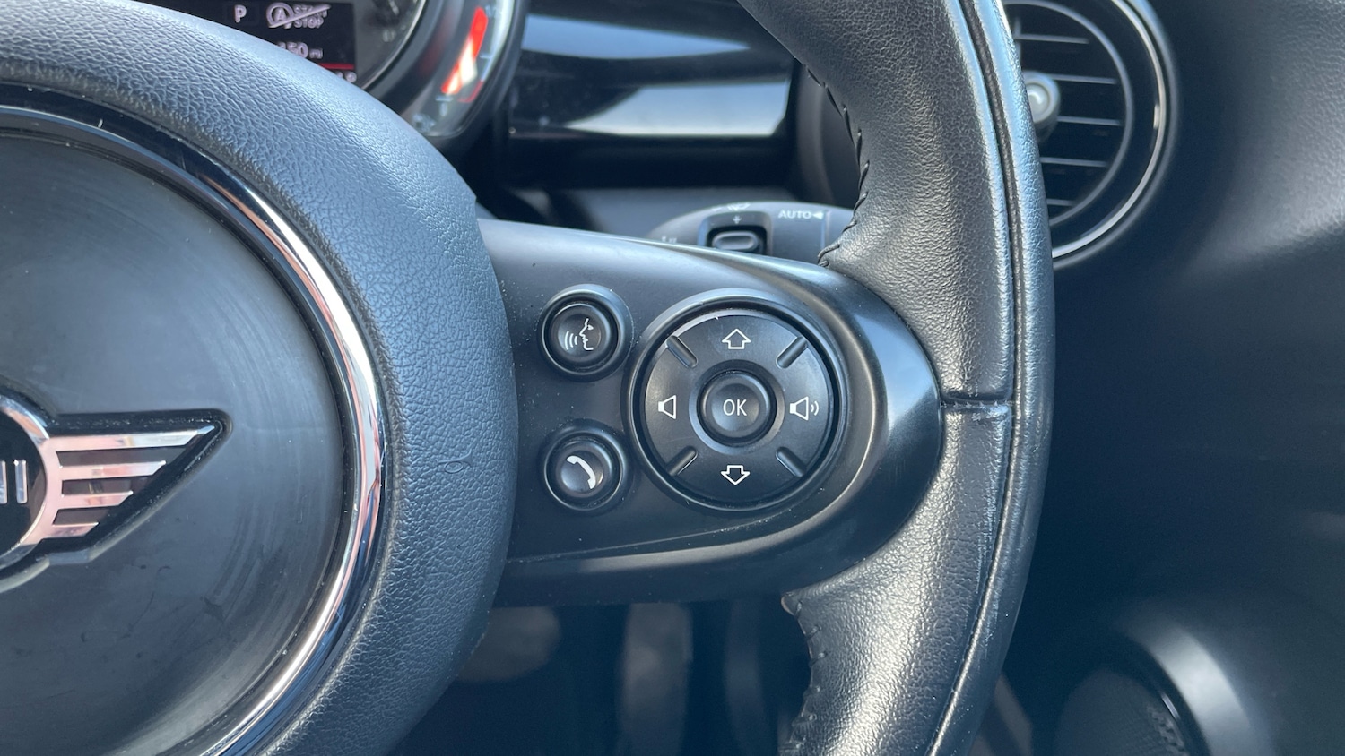 Used MINI Convertible 2018 for sale - 76744060: Photo 25