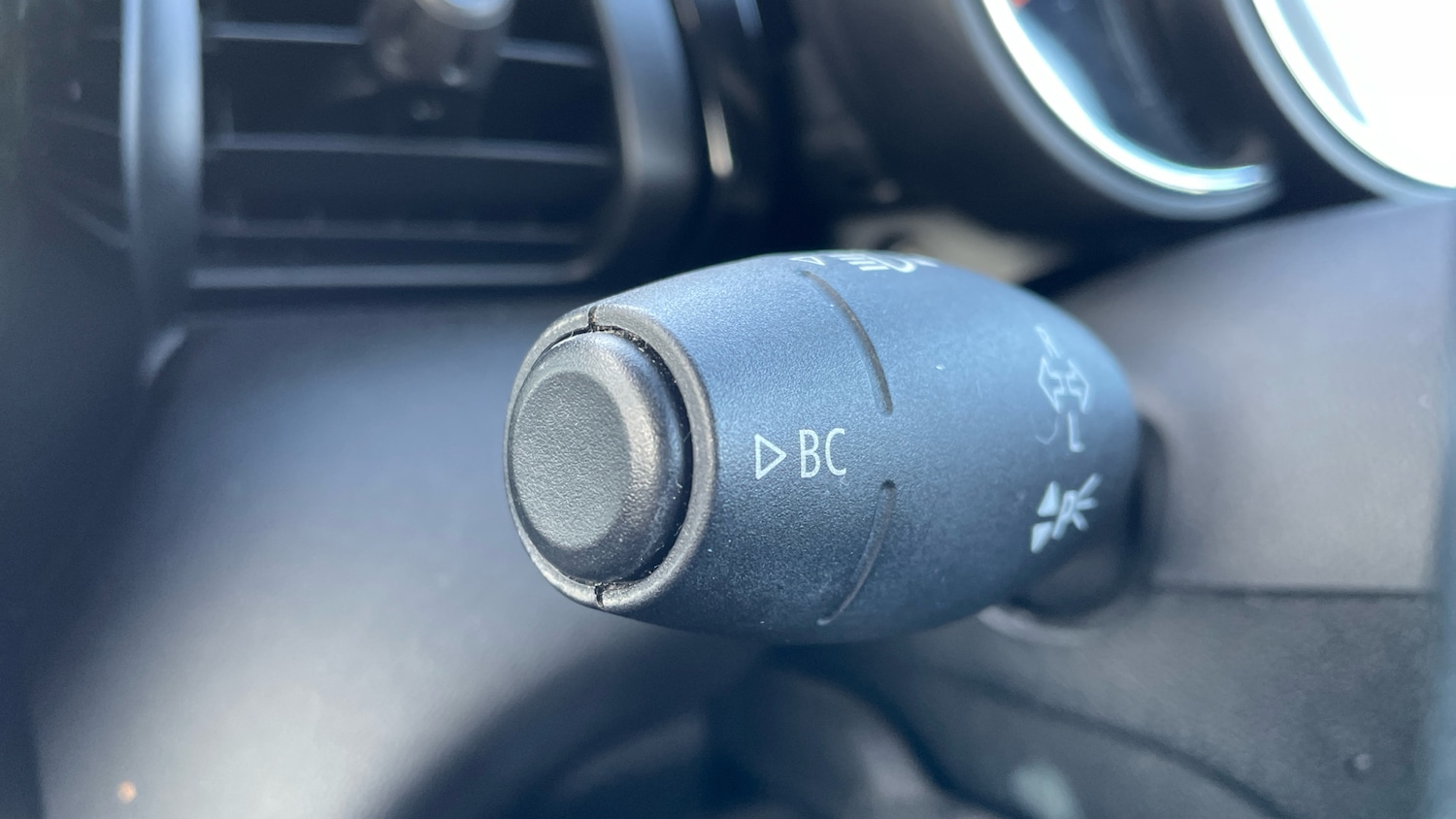 Used MINI Convertible 2018 for sale - 76744060: Photo 28