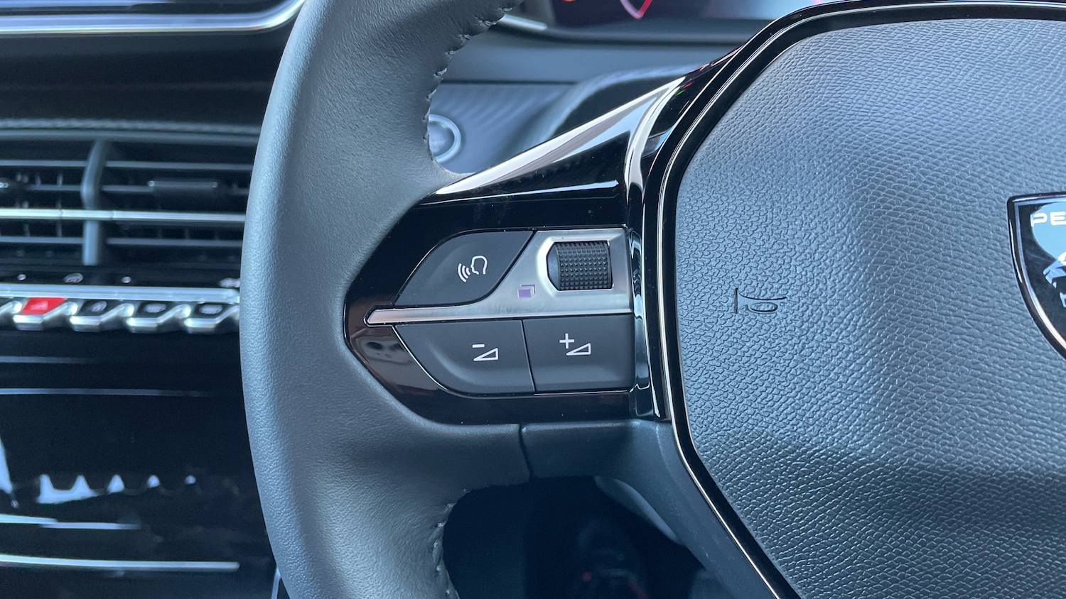 Used Peugeot 2008 2024 for sale - 76014540: Photo 23