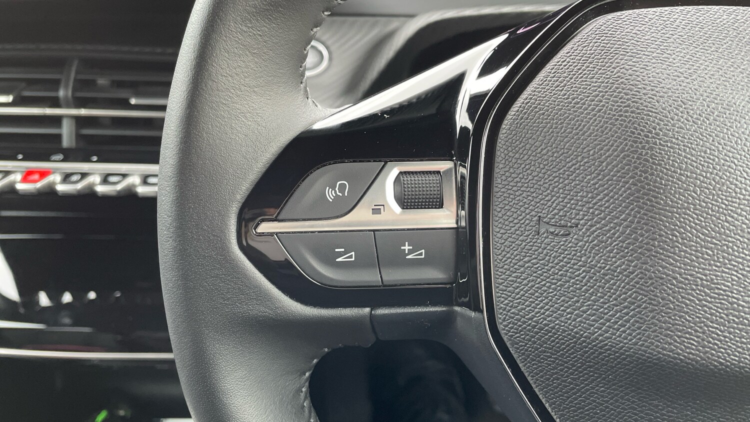 Used Peugeot 2008 2025 for sale - 77332414: Photo 23