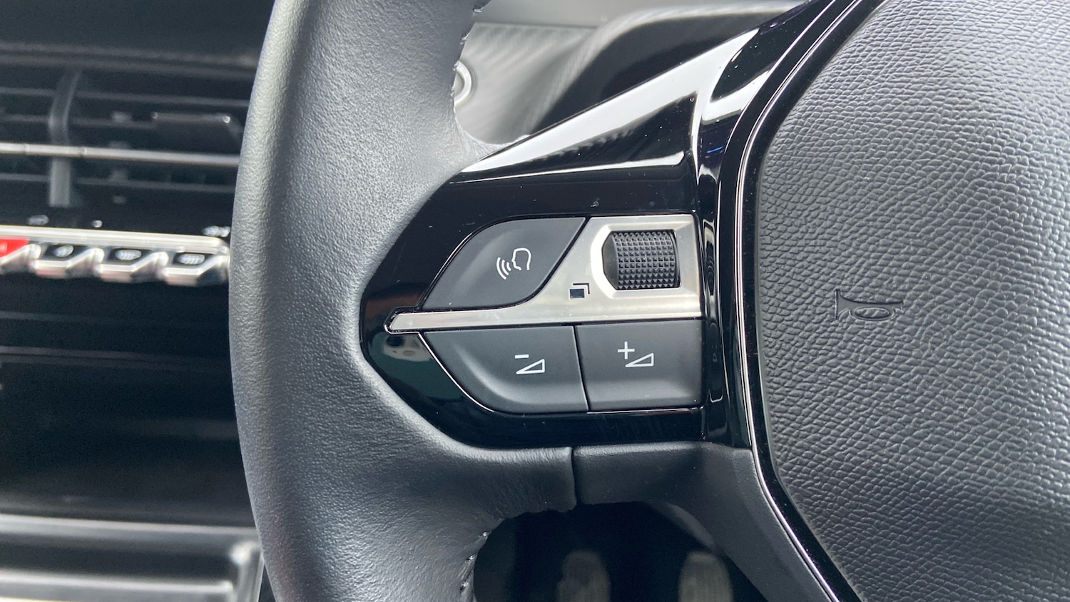 Used Peugeot 208 2024 for sale - 77292647: Photo 24