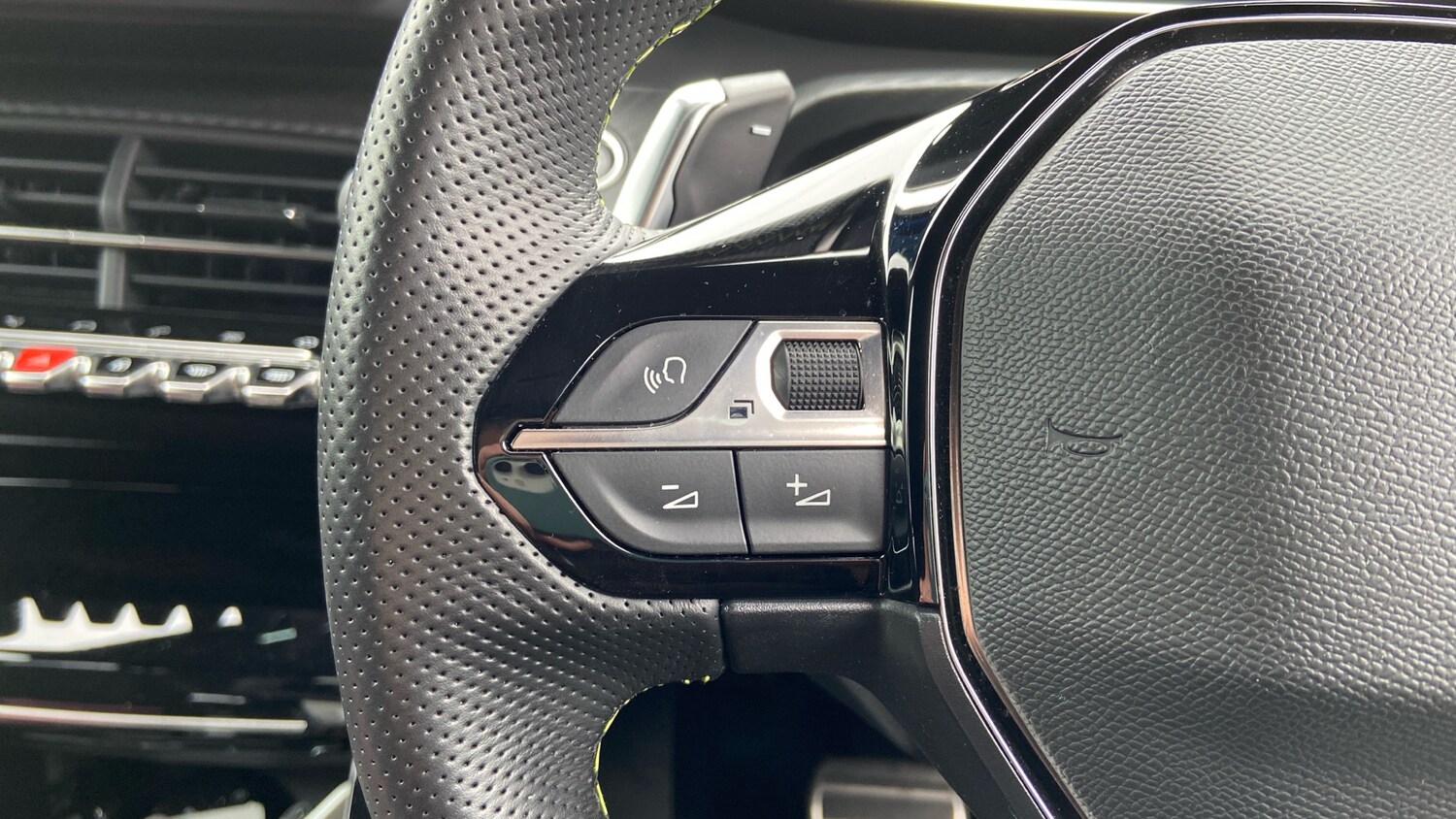 Used Peugeot 208 2022 for sale - 78073603: Photo 23