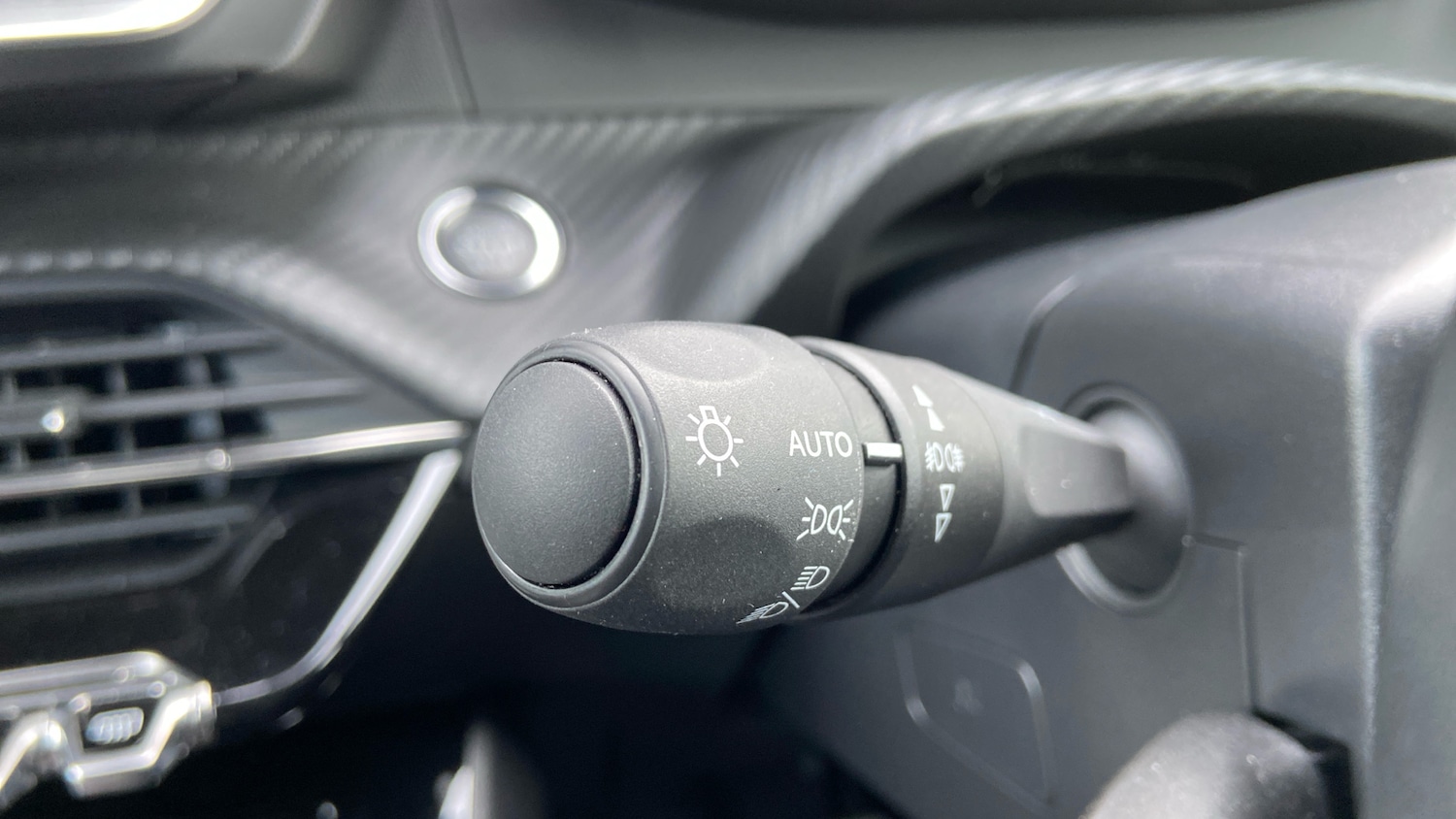 Used Peugeot 2008 2021 for sale - 77647419: Photo 27