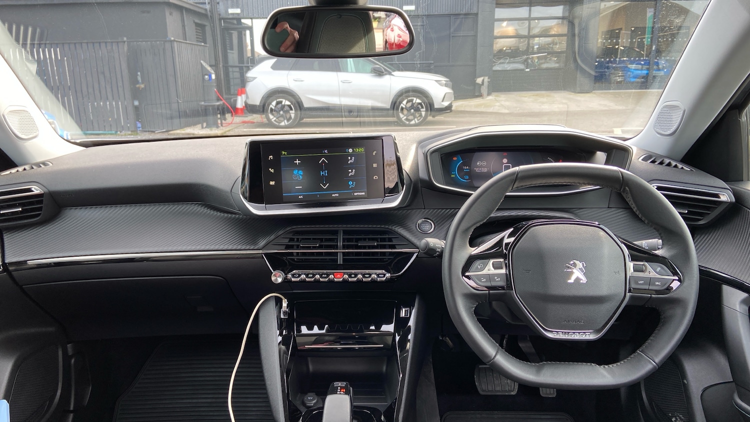 Used Peugeot 2008 2021 for sale - 77647419: Photo 4