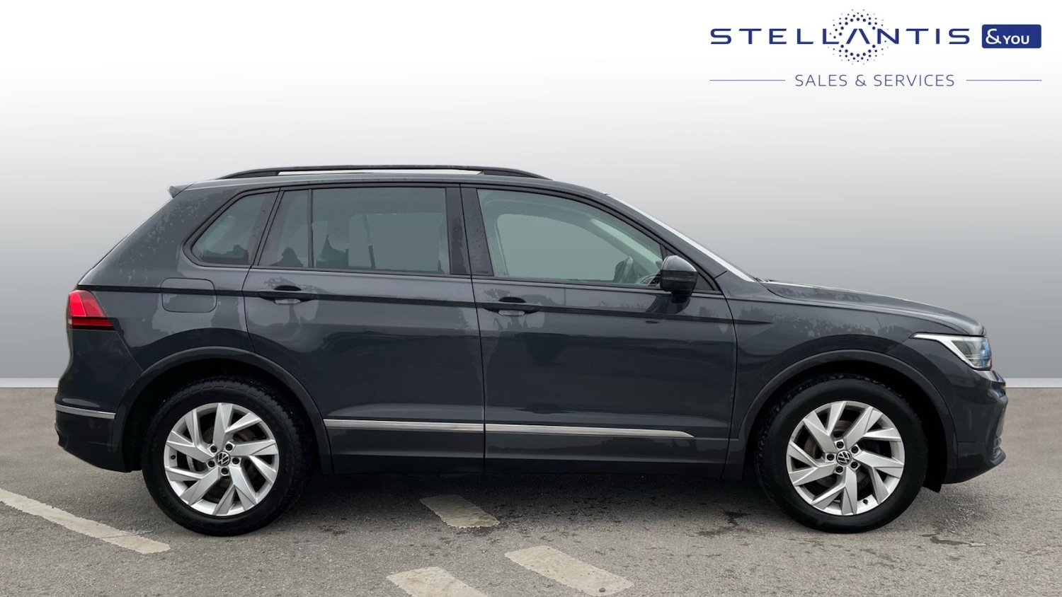 Used Volkswagen Tiguan 2021 for sale - 77941331: Photo 2