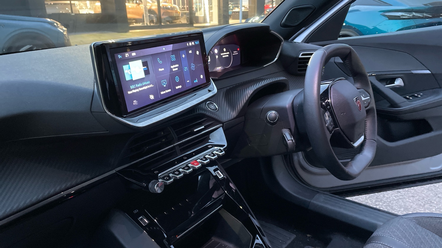 Used Peugeot 2008 2024 for sale - 76621400: Photo 12