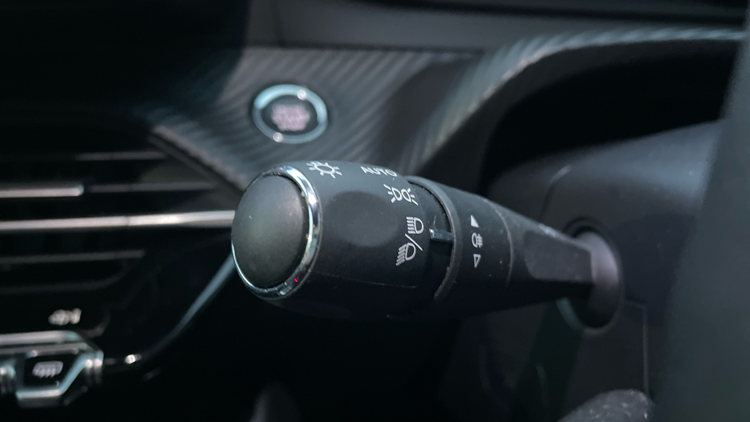 Used Peugeot 2008 2024 for sale - 76621400: Photo 27