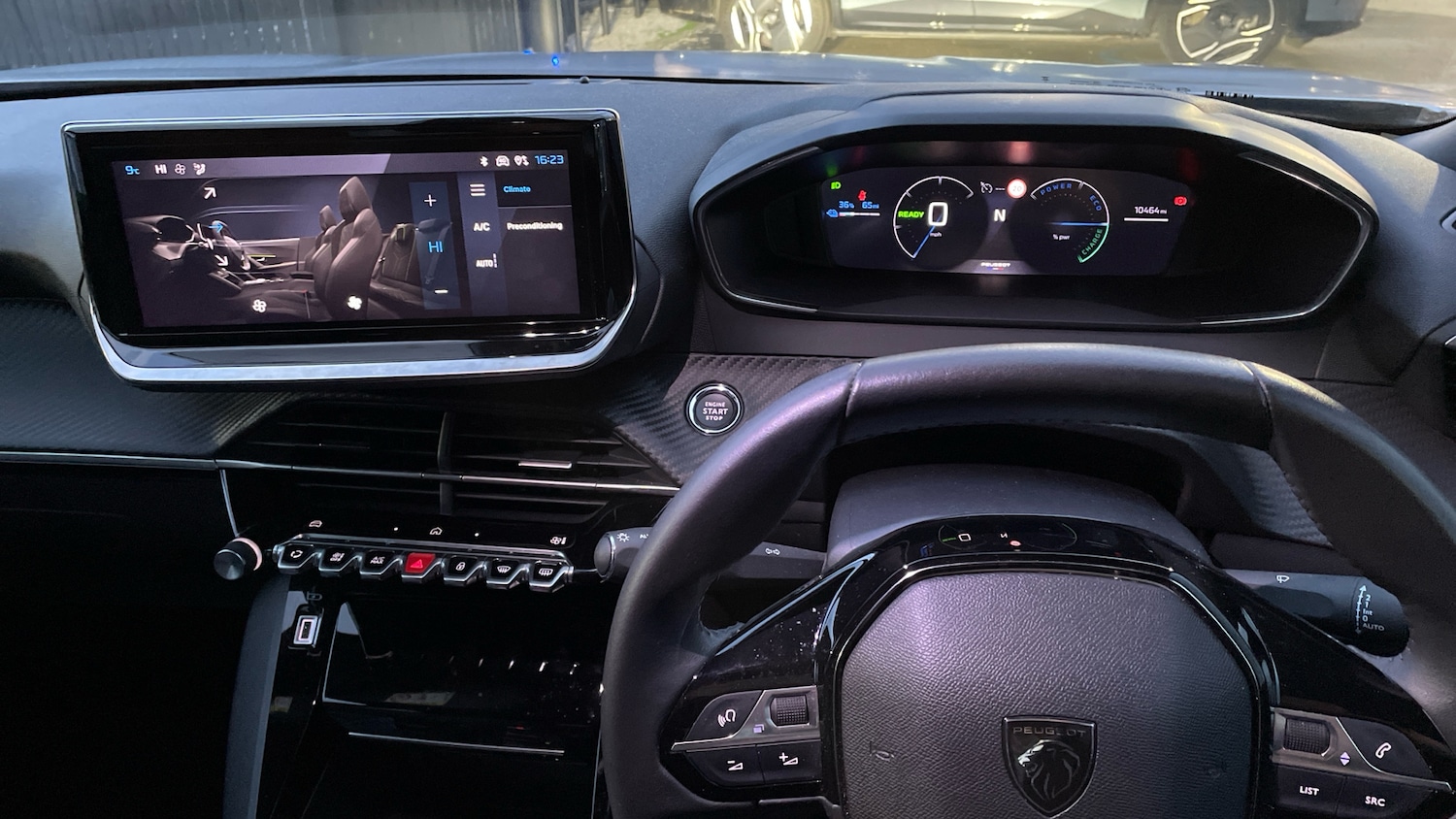 Used Peugeot 2008 2024 for sale - 76621400: Photo 37