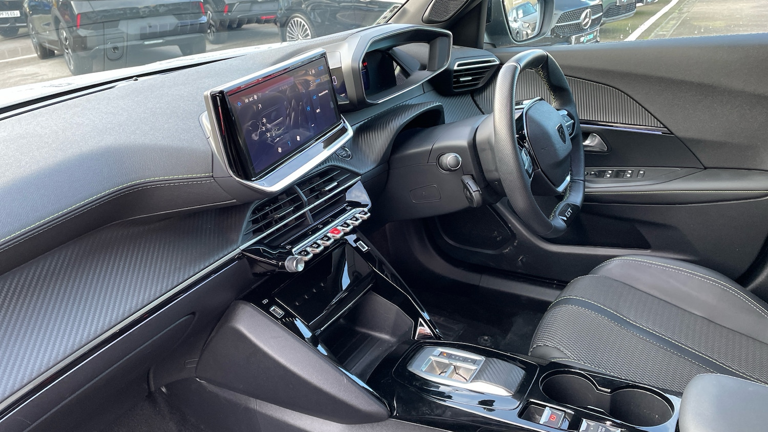 Used Peugeot 2008 2024 for sale - 76914363: Photo 12