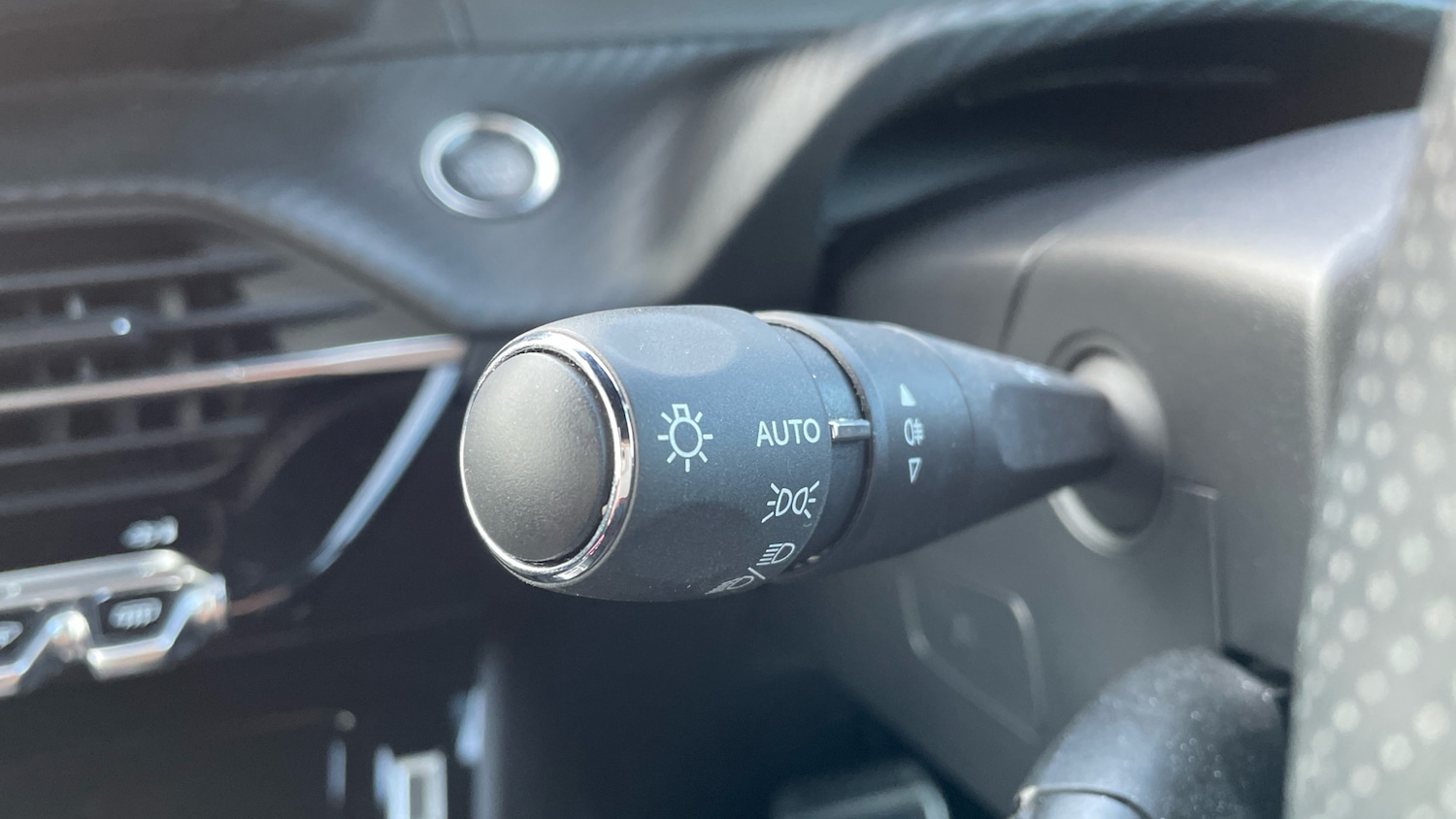 Used Peugeot 2008 2024 for sale - 76914363: Photo 27